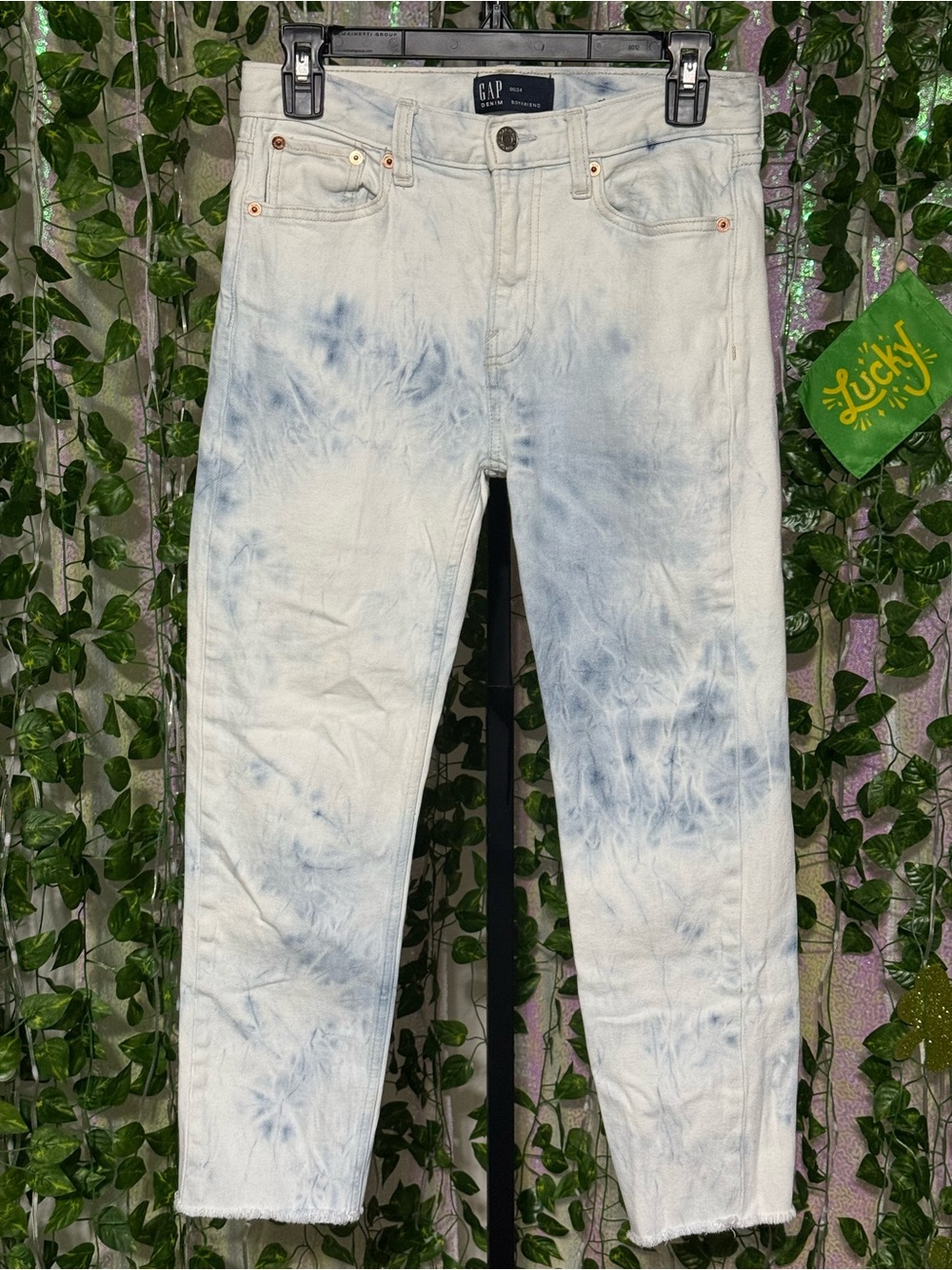 GAP Boyfriend jeans marble light bleached wash button fly frayed 00/24.